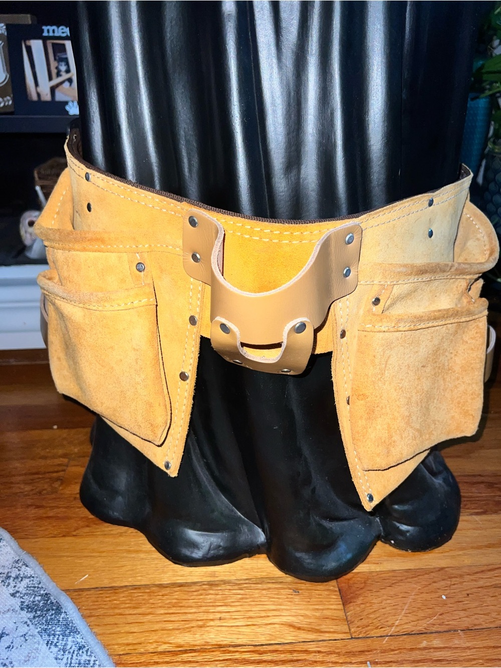 Men's Tool Belt Pouch – Tan Suede Work Apron